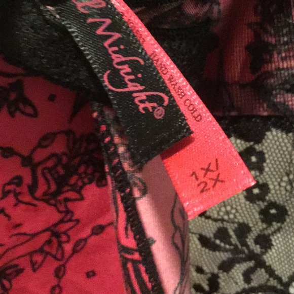 Seven ‘til Midnight pink and black slip. 1X/2X - Picture 6 of 6